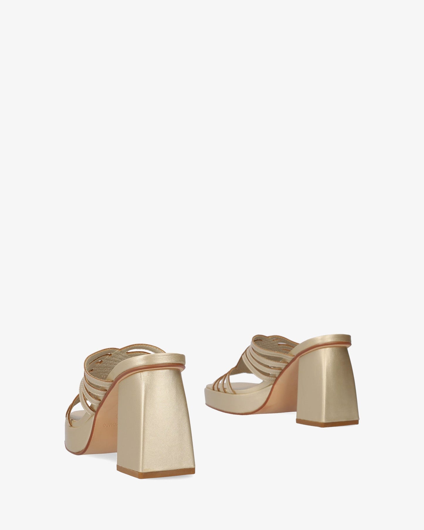 Mule en soft oro con tacón cuadrado