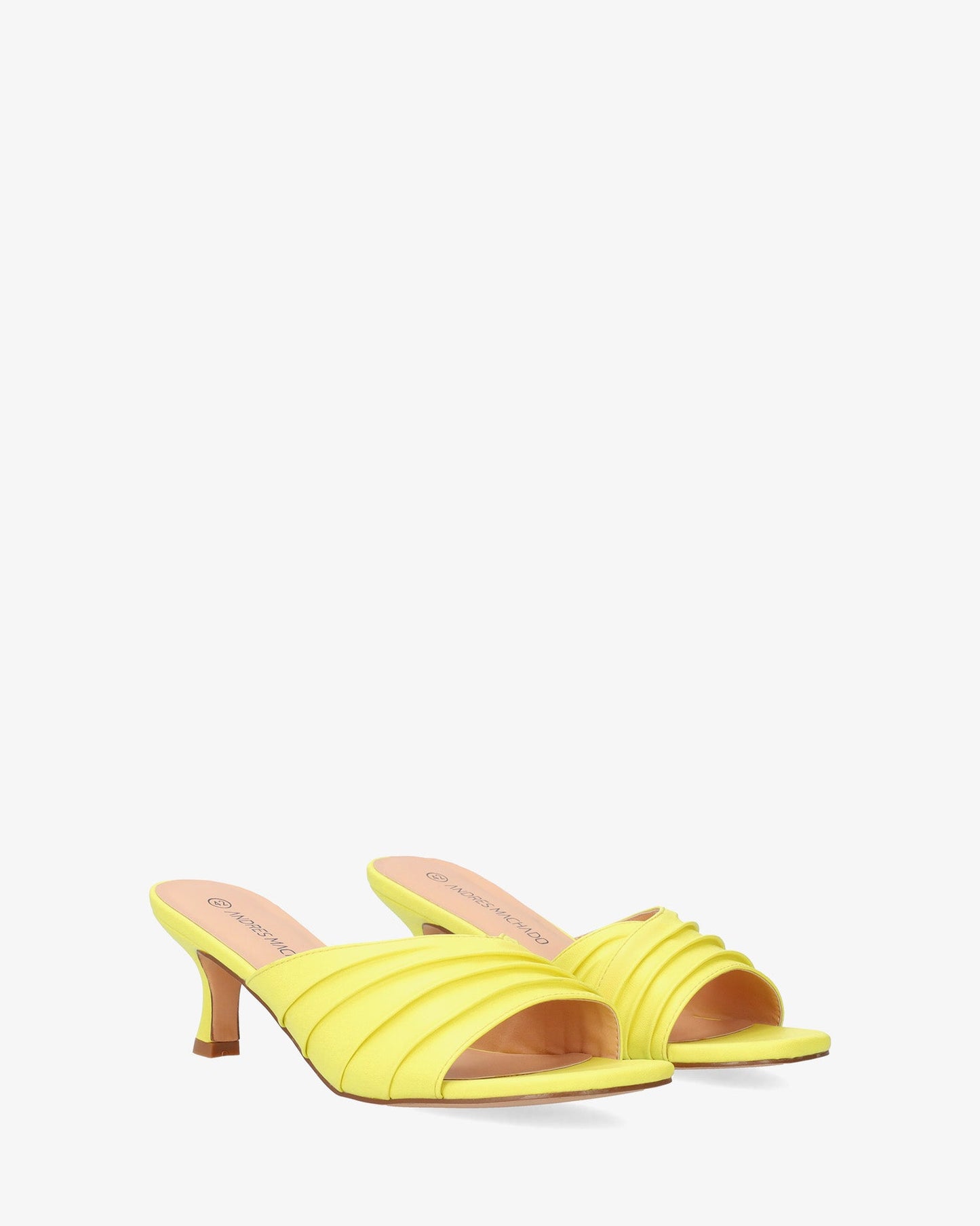 Mule en soft amarillo con tacón kitten