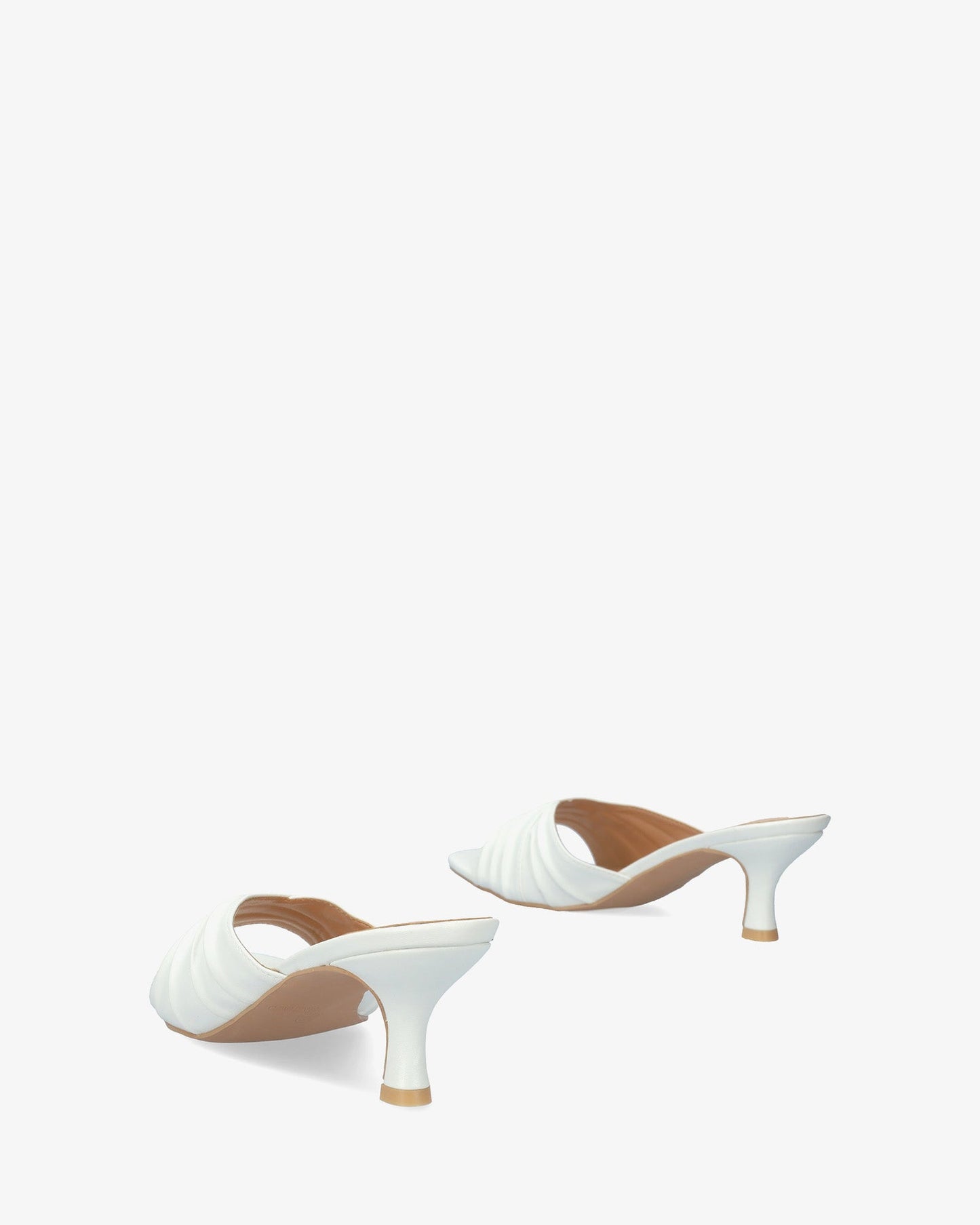 Mule en soft blanco con tacón kitten