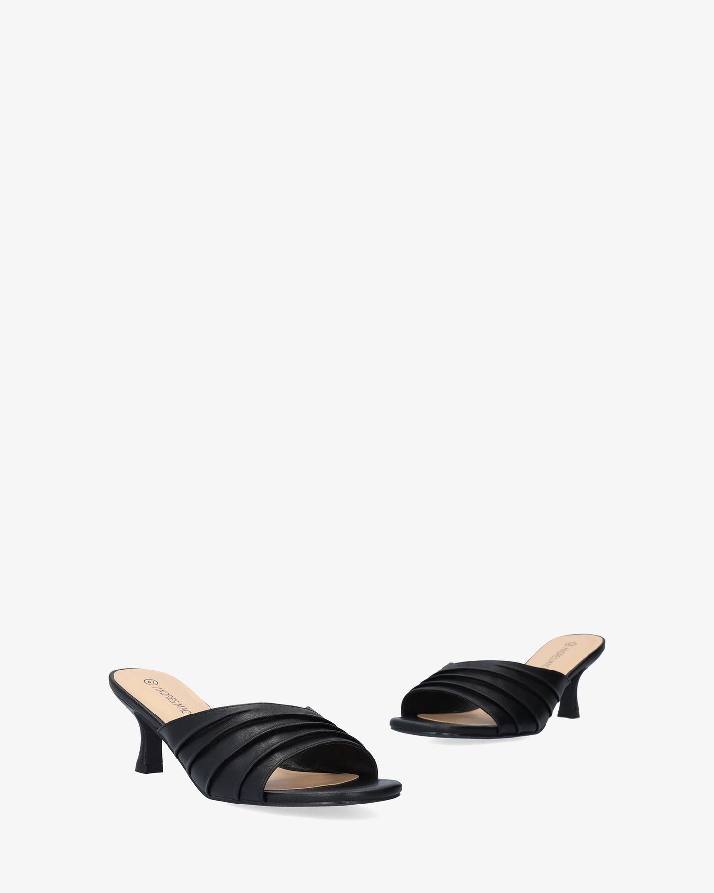 Mule en soft negro con tacón kitten