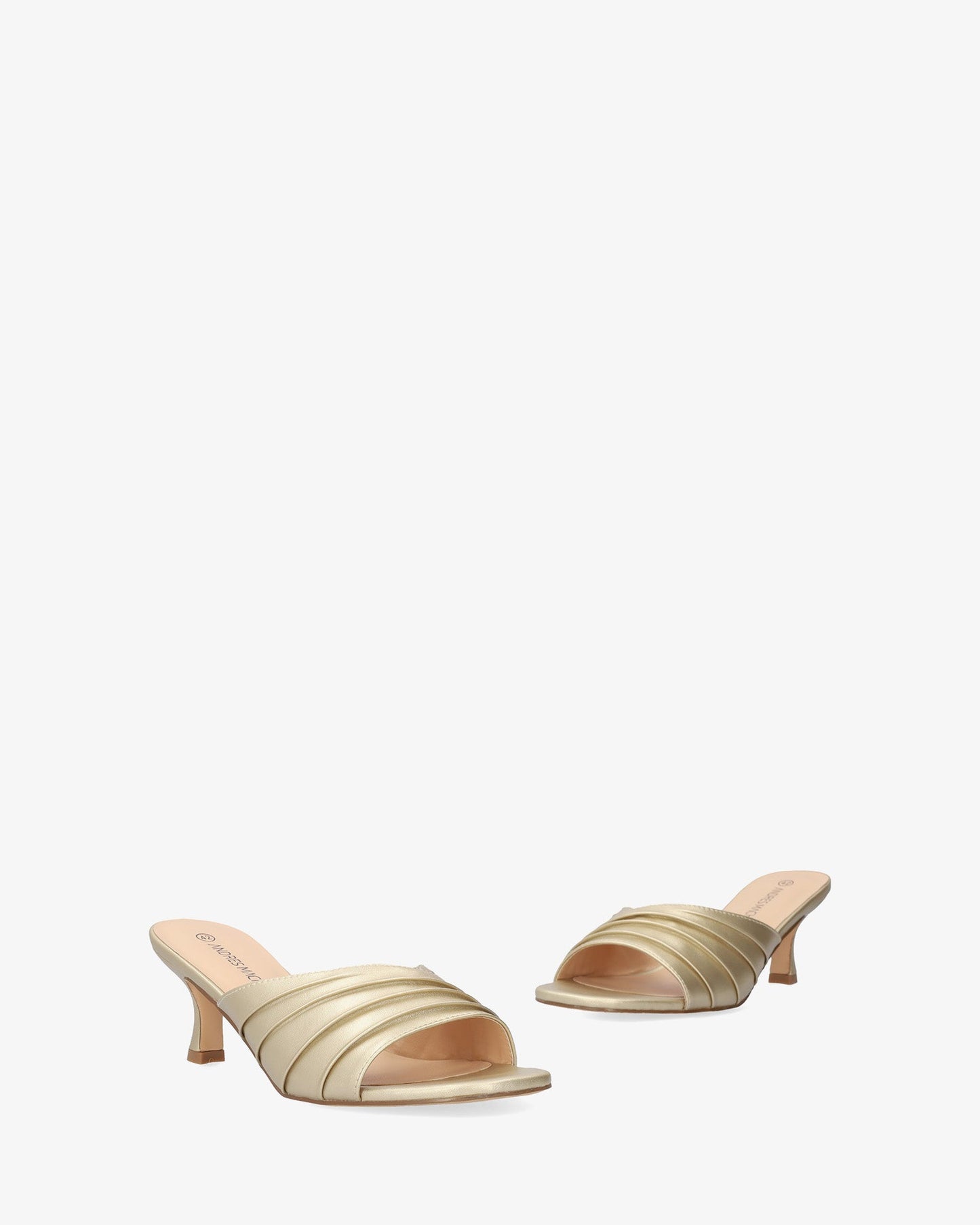 Mule en soft oro con tacón kitten