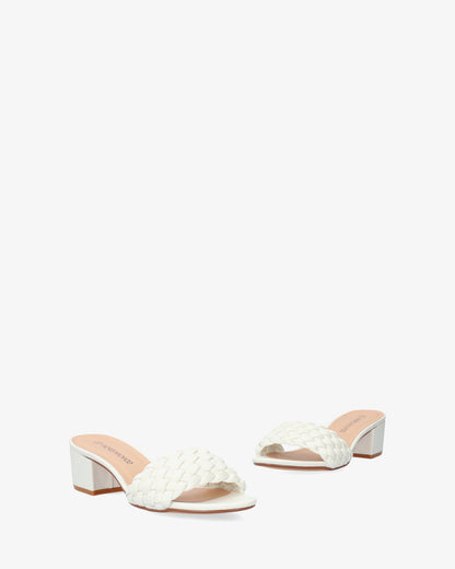 Mule en soft blanco con tacón cuadrado