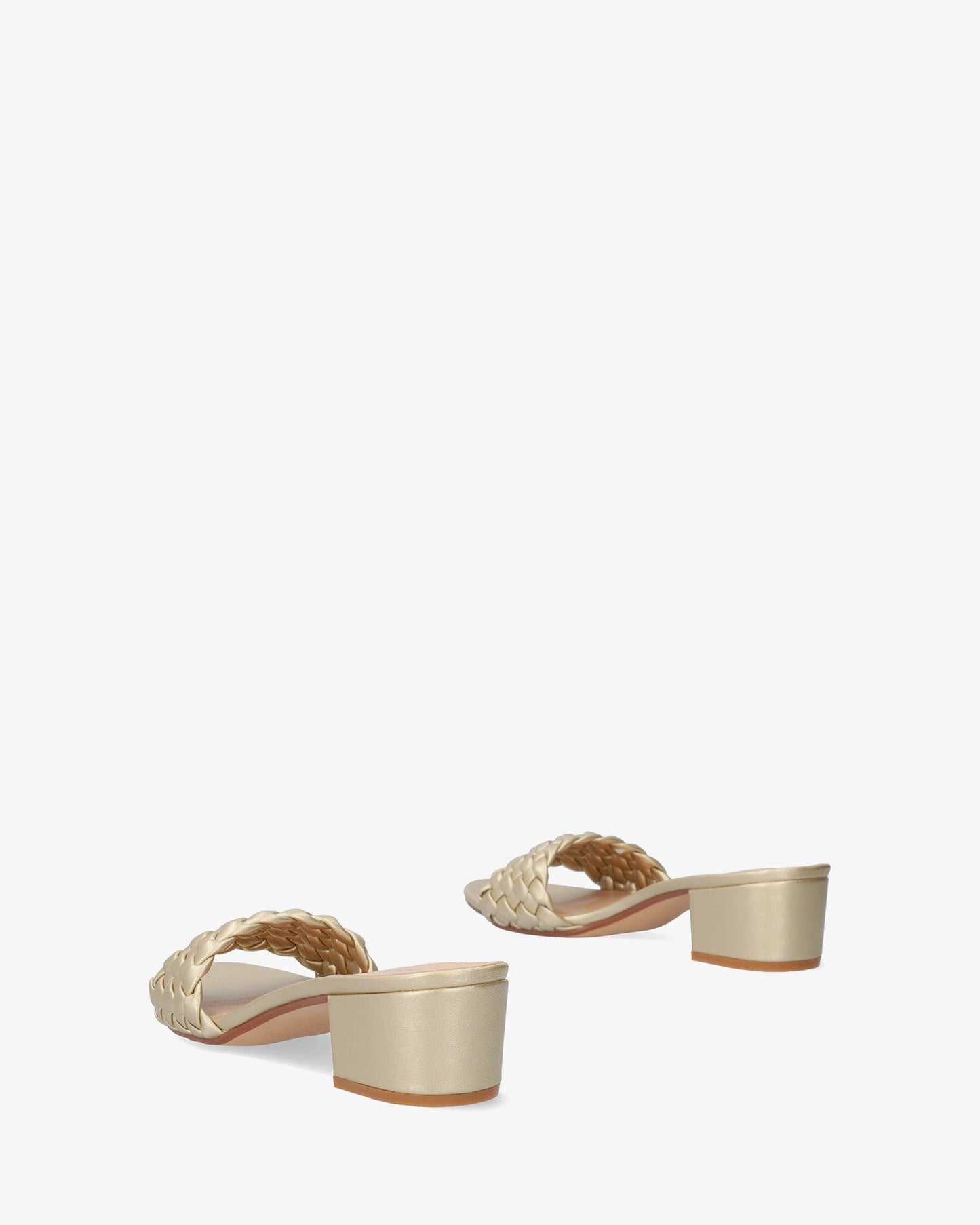 Mule en soft oro con tacón cuadrado