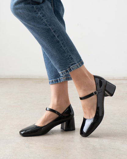 Mary jane con tacón en charol negro