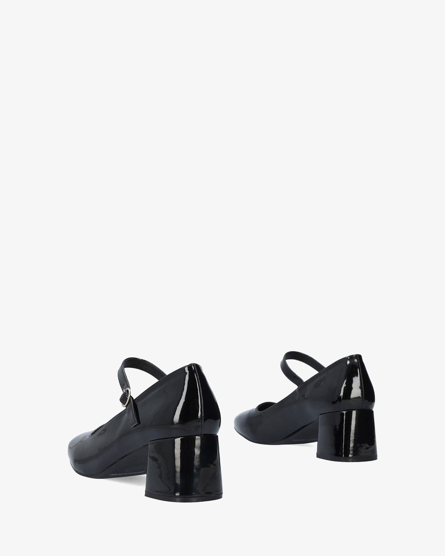 Mary jane con tacón en charol negro