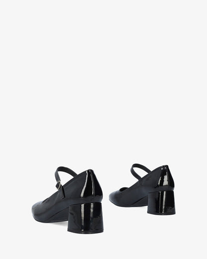 Mary jane con tacón en charol negro