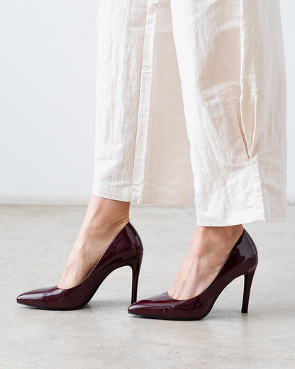 Green patent leather pump with heel