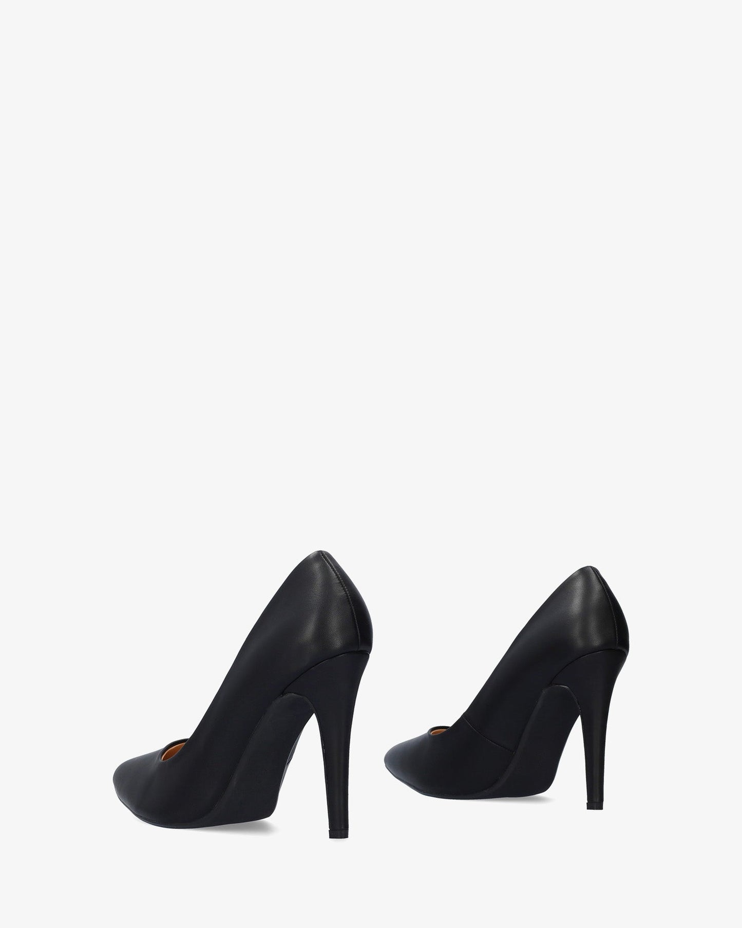 Salón con tacón en soft negro