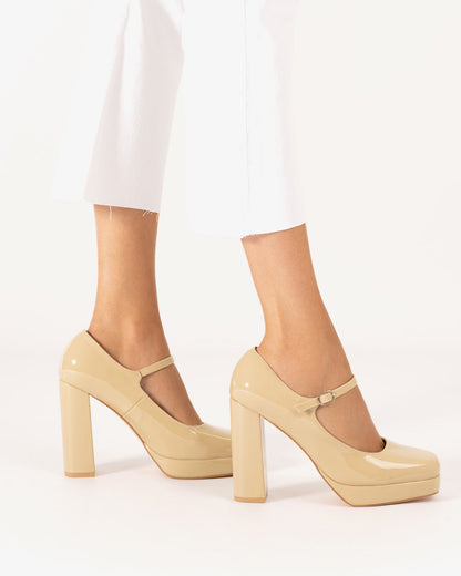Mary jane con tacón en charol beige