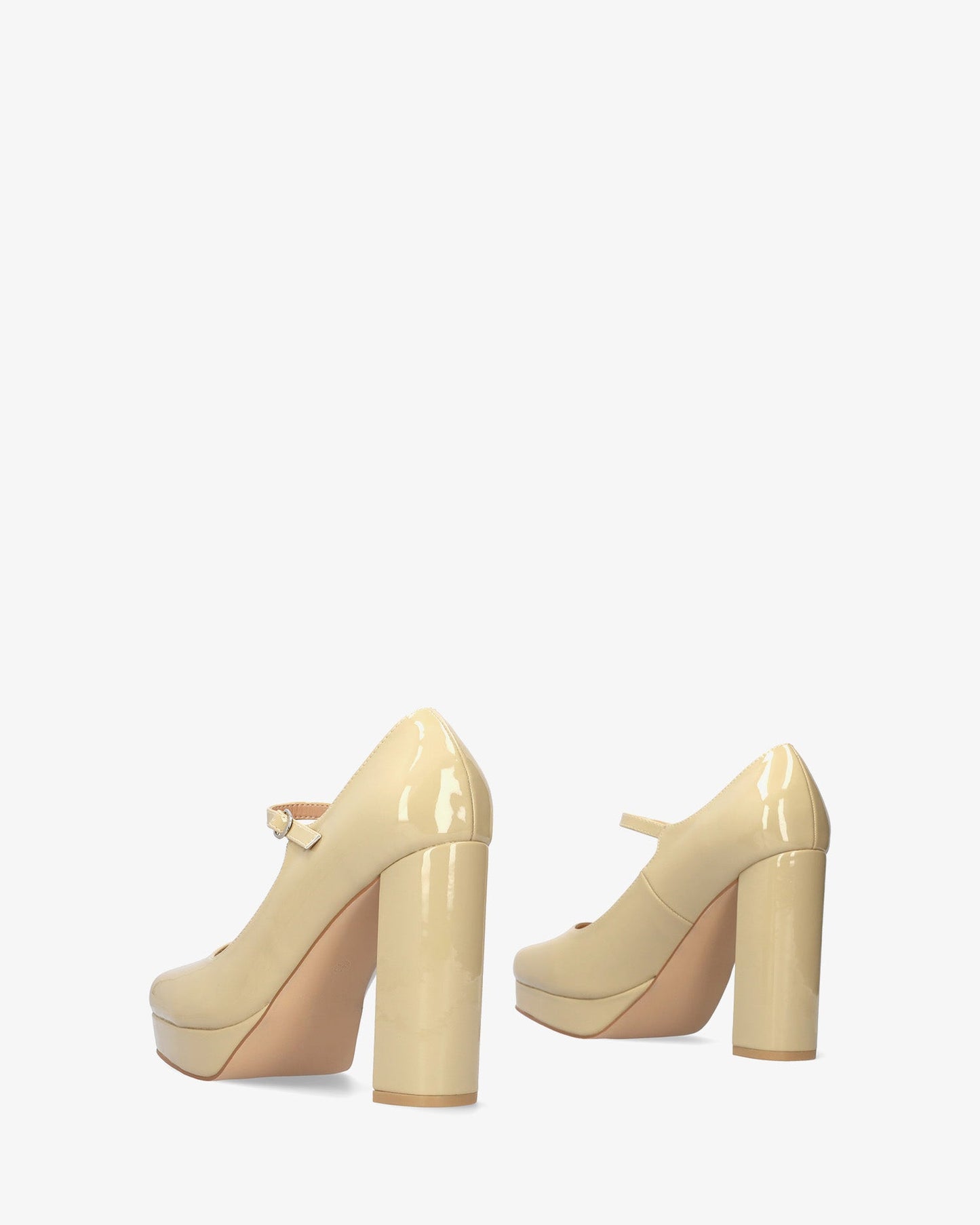 Mary jane con tacón en charol beige