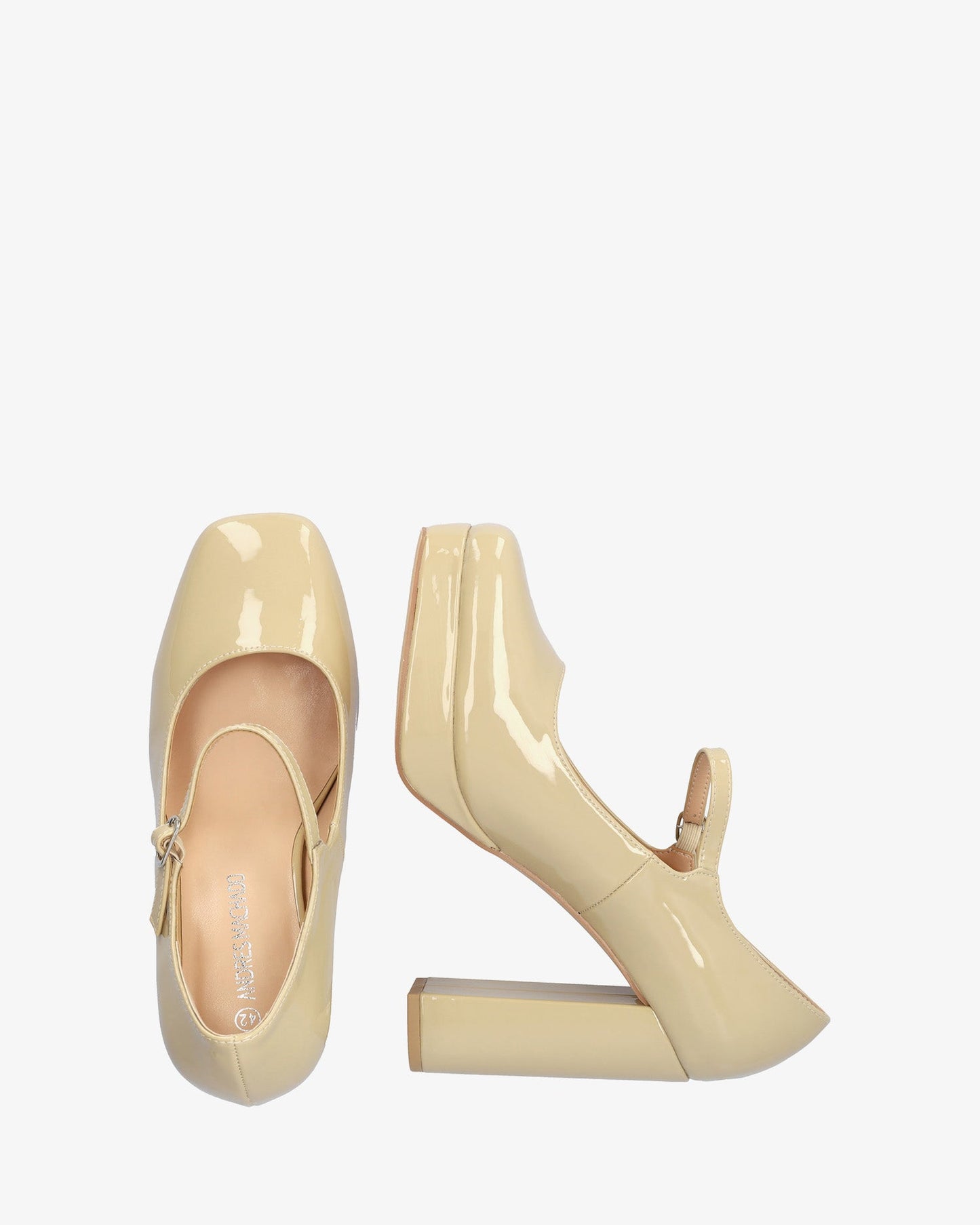 Mary jane con tacón en charol beige