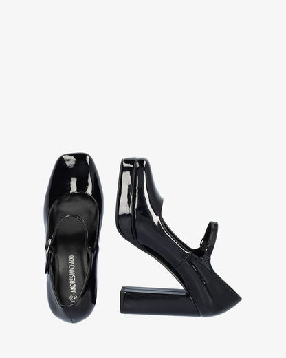 Mary jane con tacón en charol negro