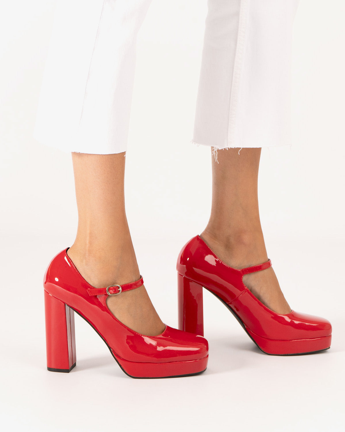 Mary jane con tacón en charol rojo