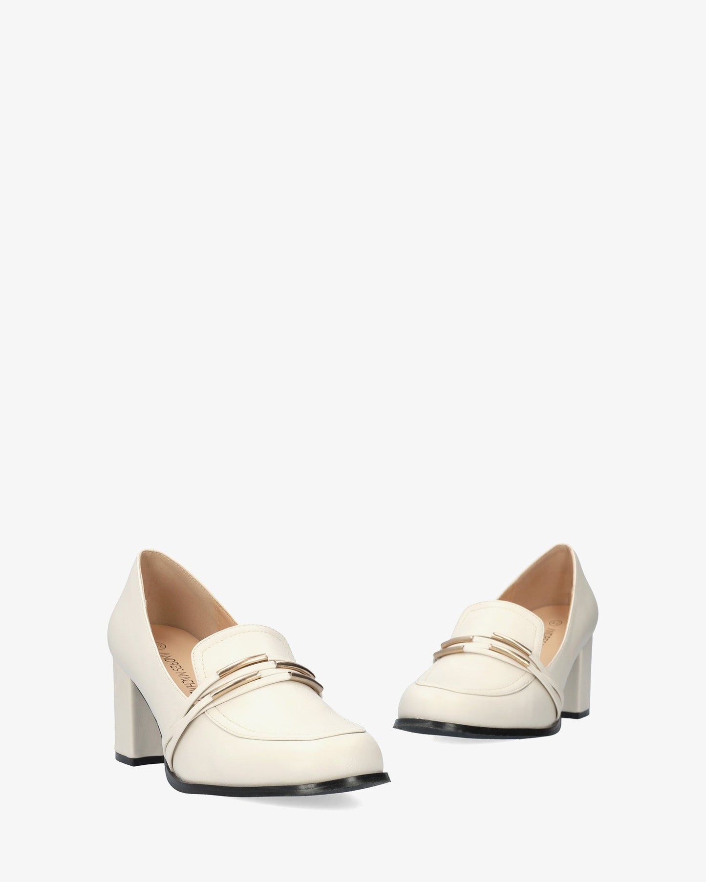 Mocasín con tacón en soft beige