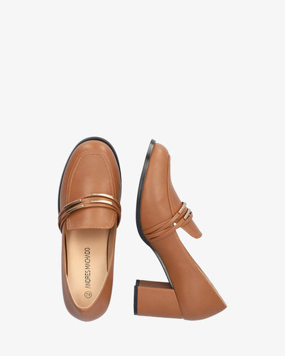 Mocasín con tacón en soft camel
