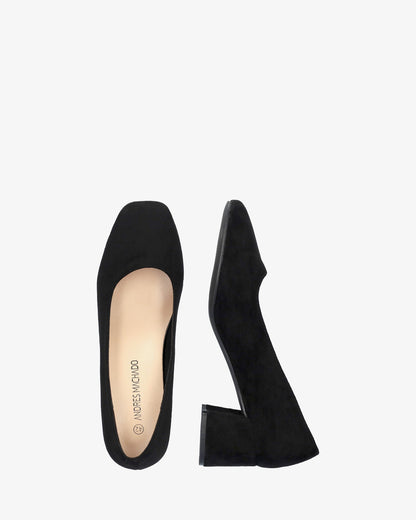 Black faux suede pump with heel