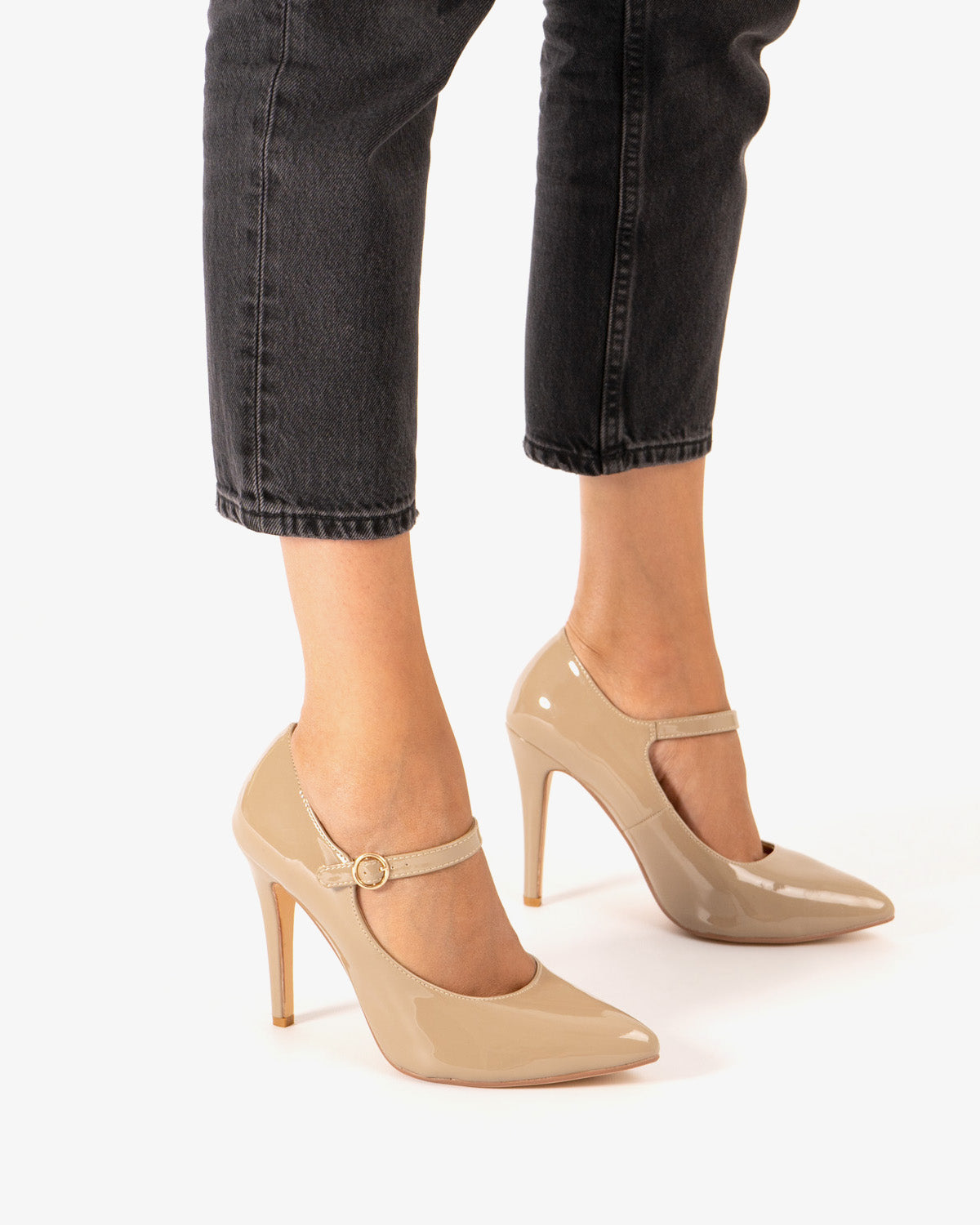 Mary jane con tacón en charol beige