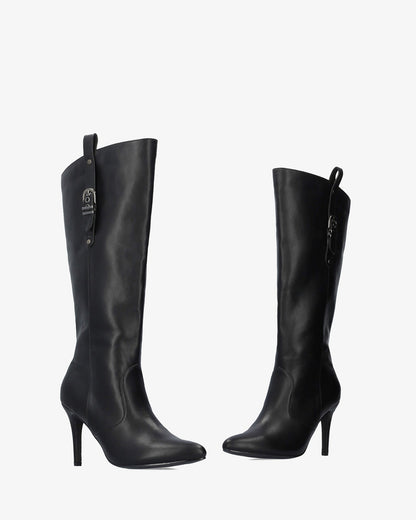High heeled boot in soft black