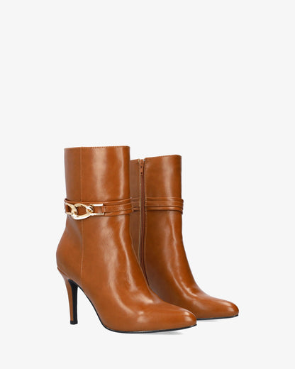 Botín con tacón en soft camel