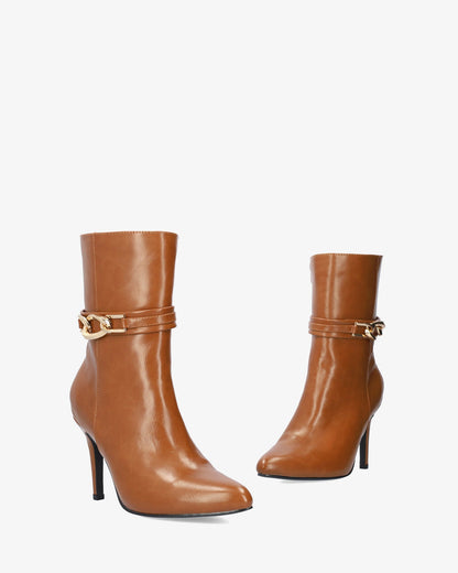 Botín con tacón en soft camel