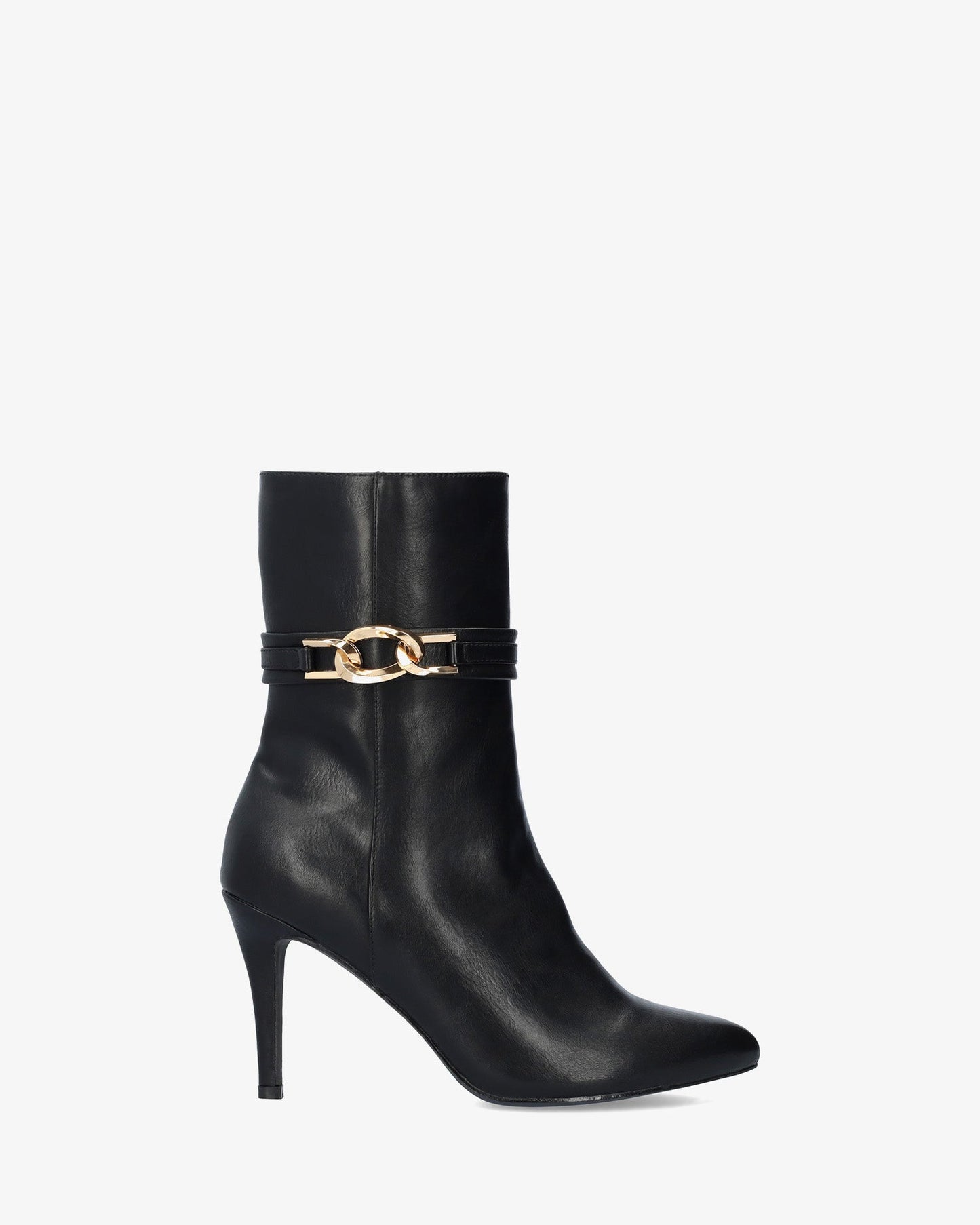 Ankle boot with heel in soft black