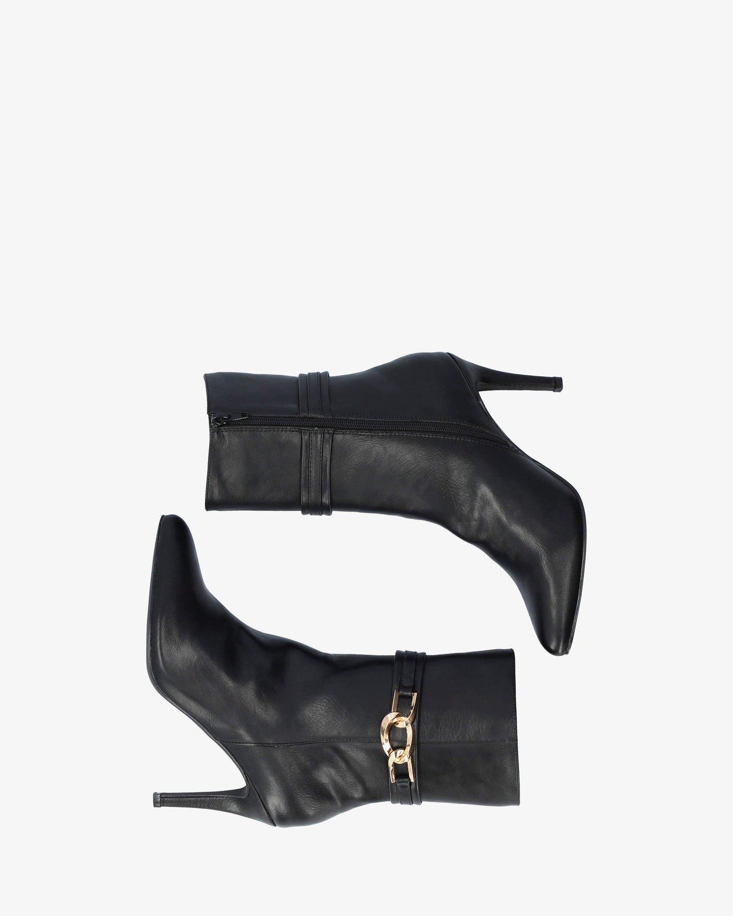 Ankle boot with heel in soft black