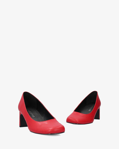 Salón con tacón en soft rojo