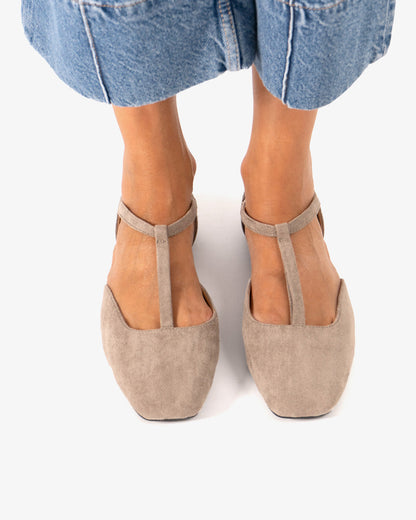 Flat ballerina flats in gray faux suede