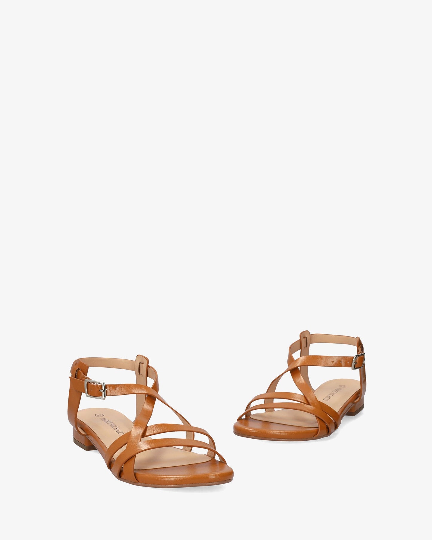 Sandalia plana en soft marrón