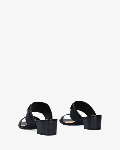 Mule en soft negro con tacón cuadrado