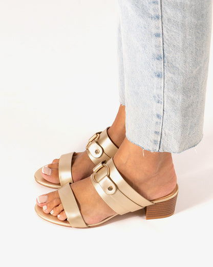 Mule en soft oro con tacón cuadrado