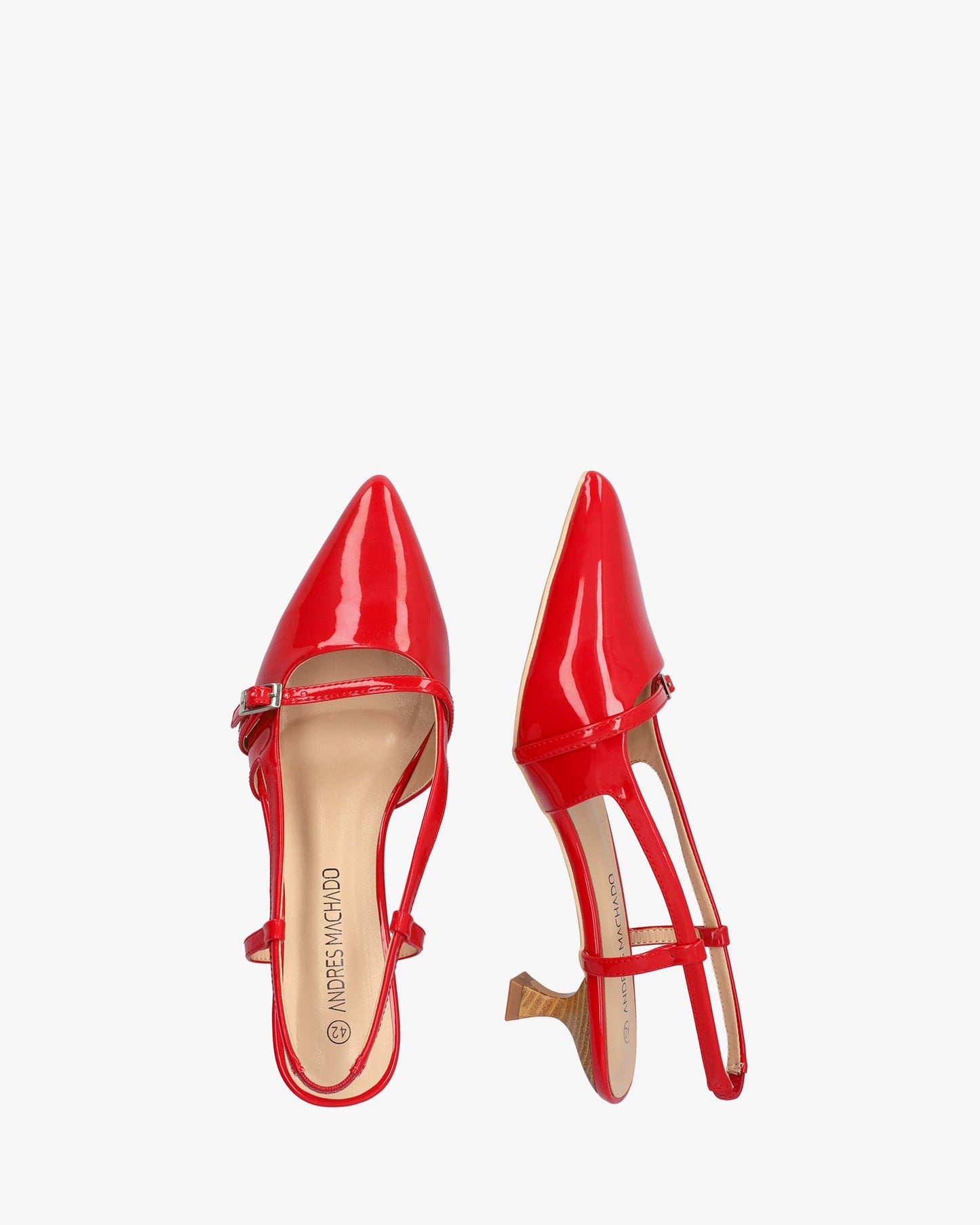 Zapato en charol rojo con tacón kitten heel
