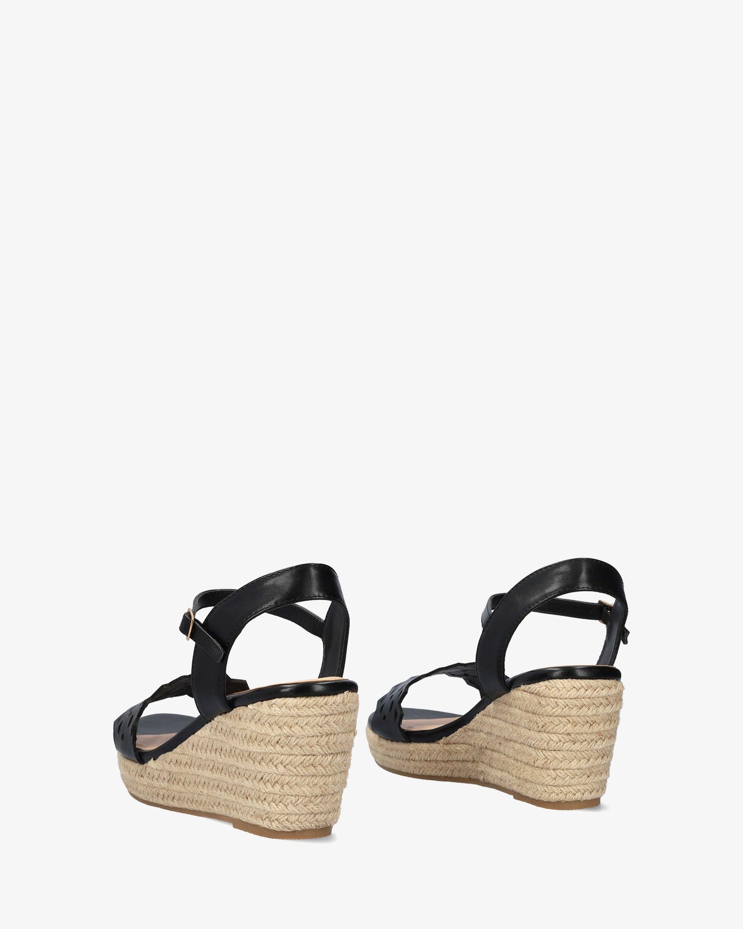 Sandalia en soft negro con cuña en yute