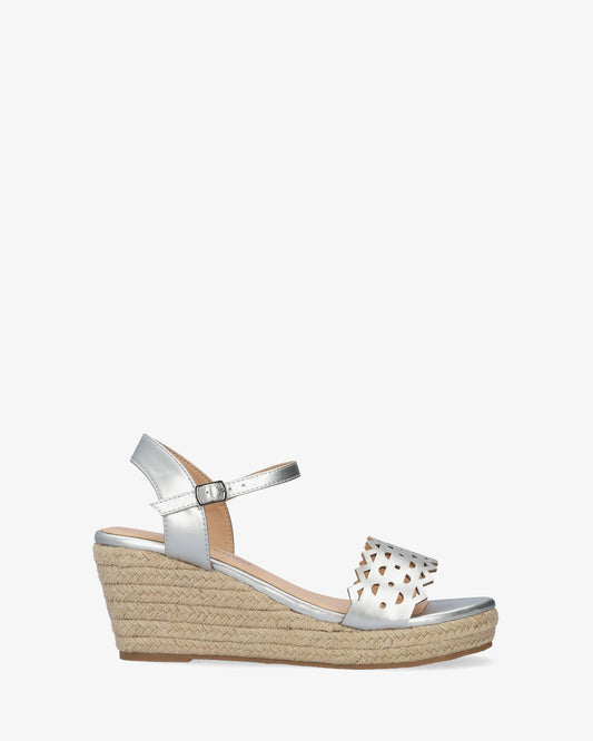 Sandalia en soft plata con cuña en yute