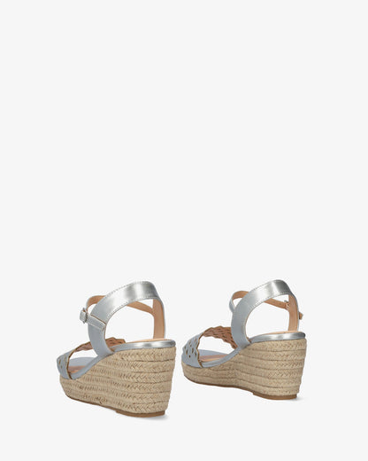 Sandalia en soft plata con cuña en yute