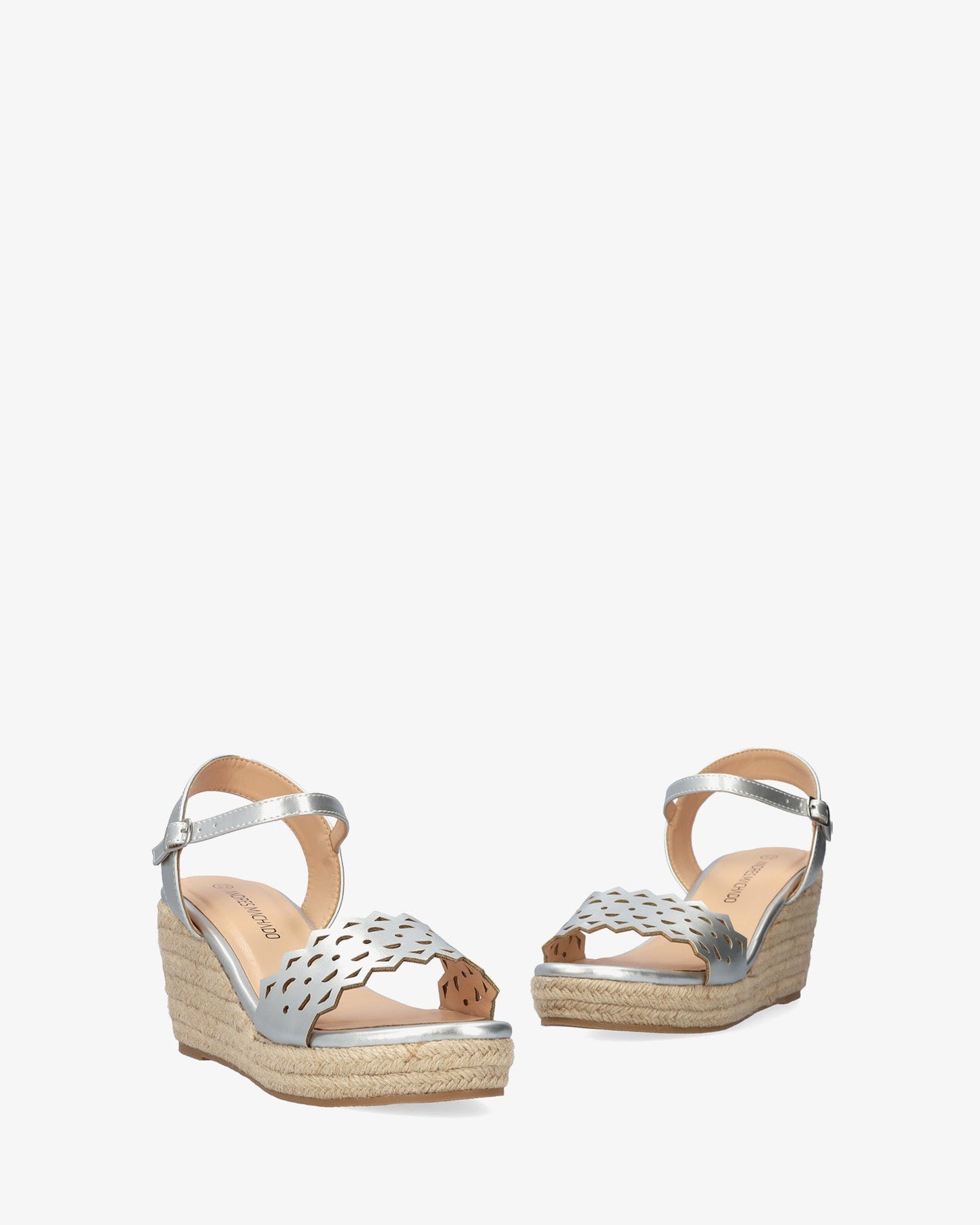 Sandalia en soft plata con cuña en yute