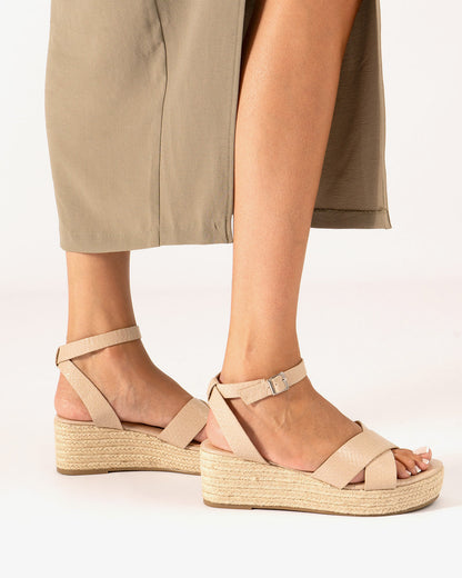 Sandalia en soft coco maquillaje con cuña en yute