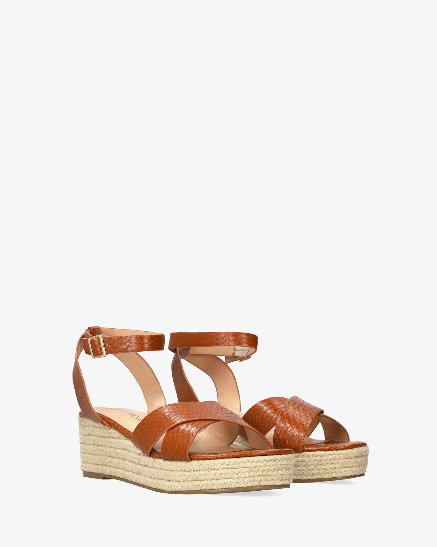 Sandalia en soft coco marrón con cuña en yute