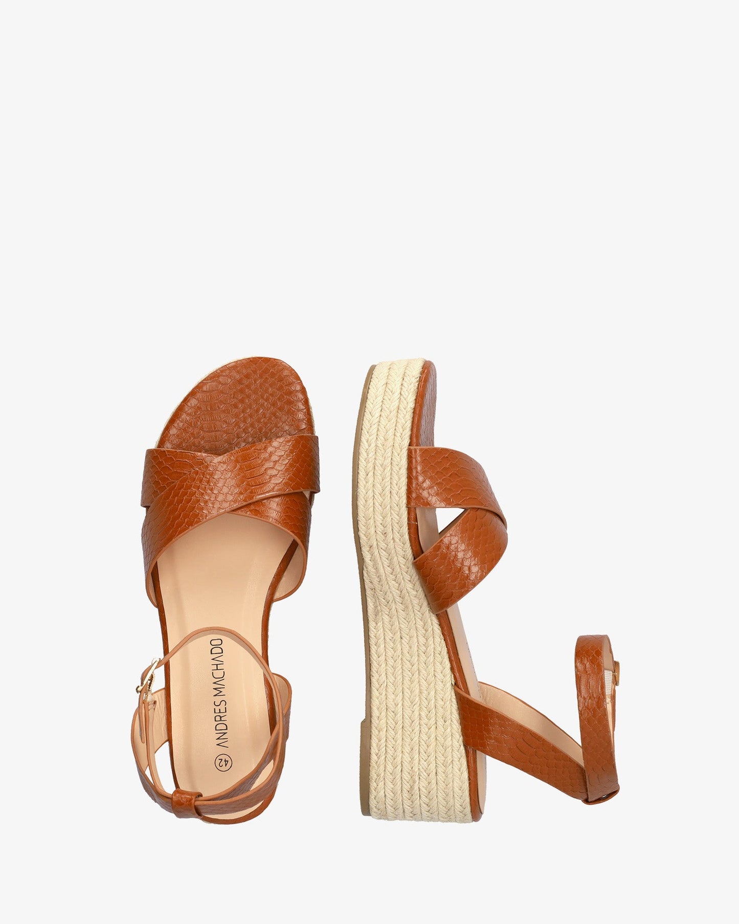 Sandalia en soft coco marrón con cuña en yute