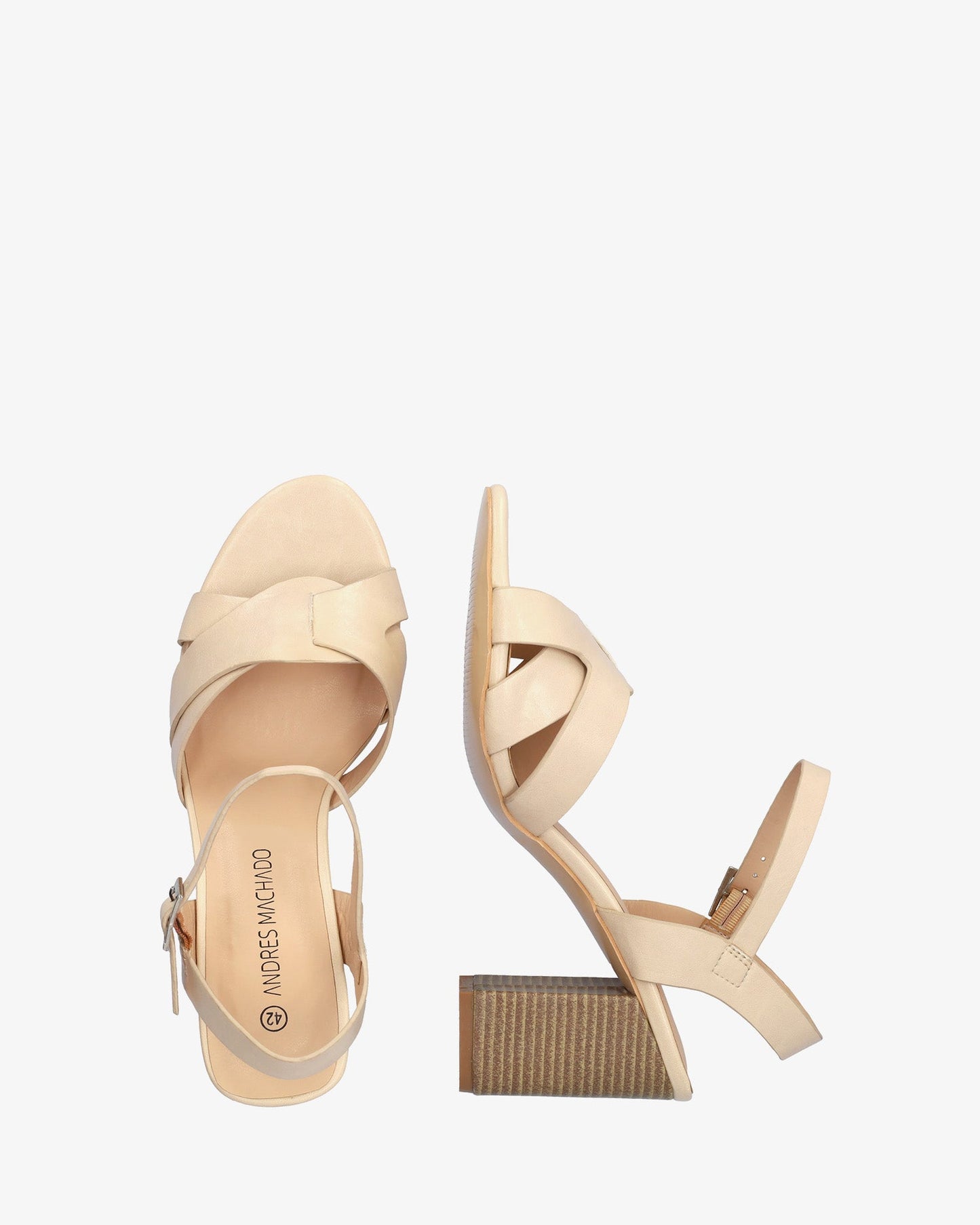 Sandalia en soft maquillaje con tacón cuadrado