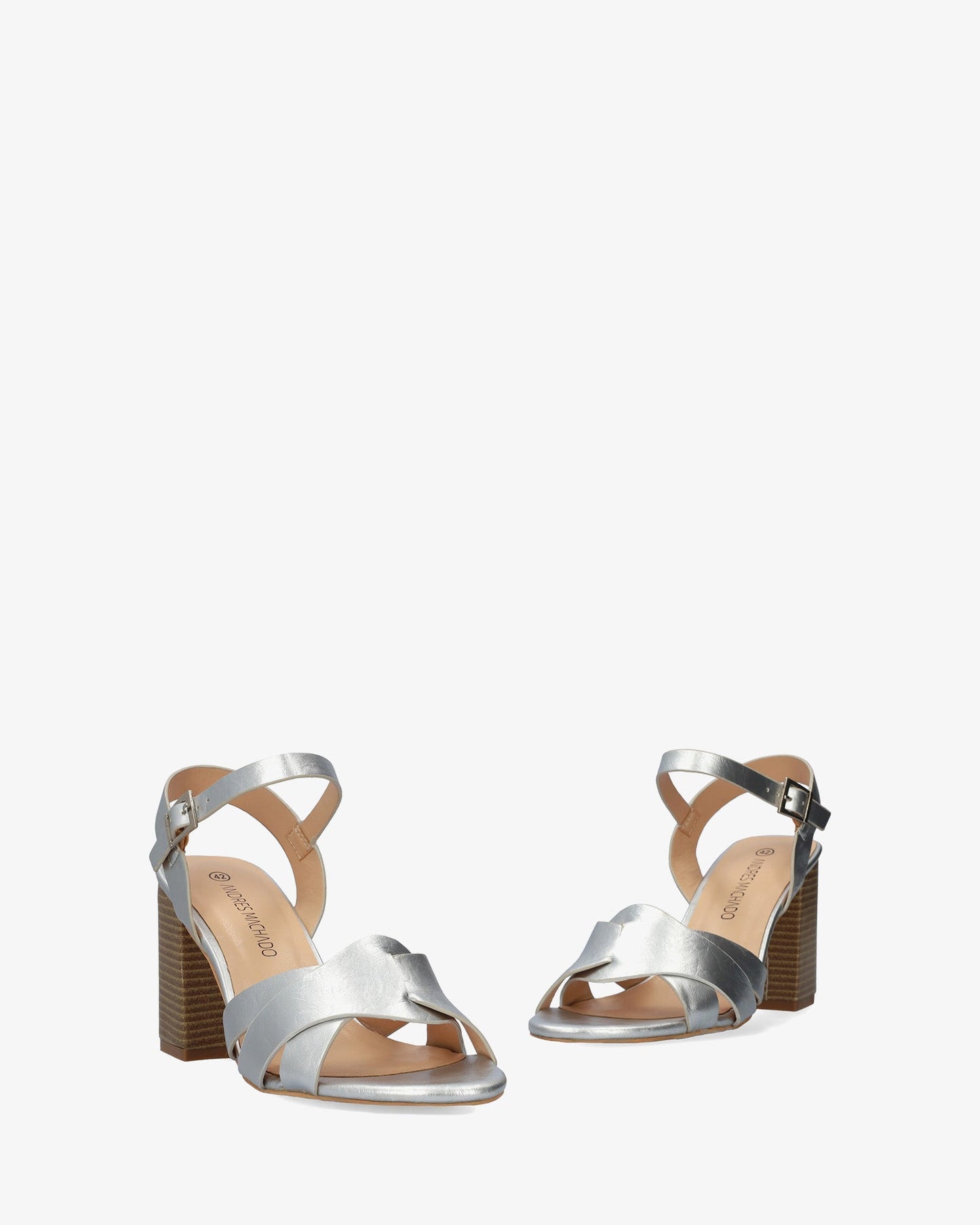 Sandalia en soft plata con tacón cuadrado