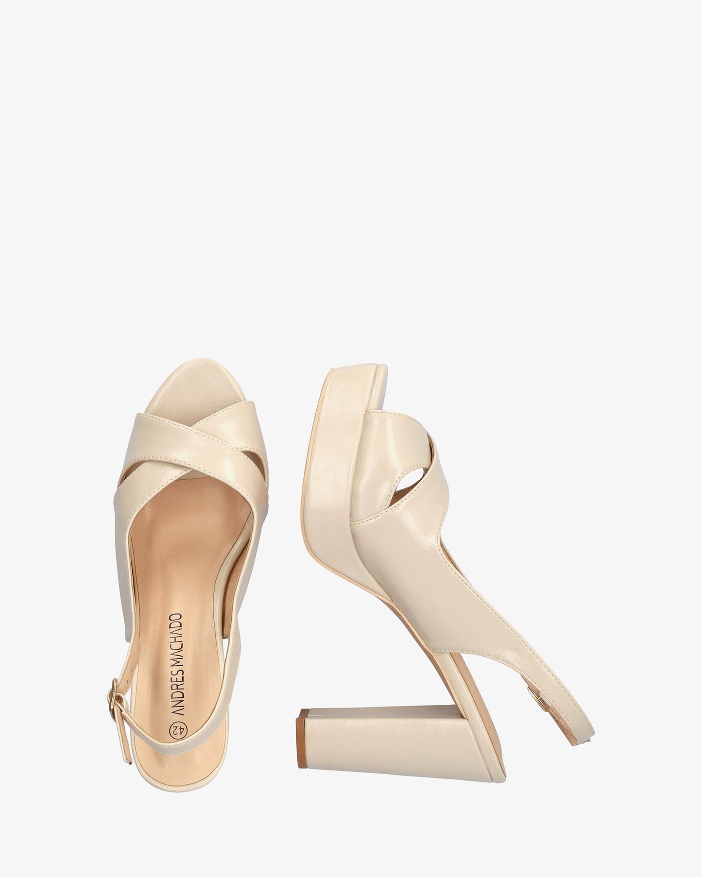 Sandalia en soft beige con tacón alto y plataforma