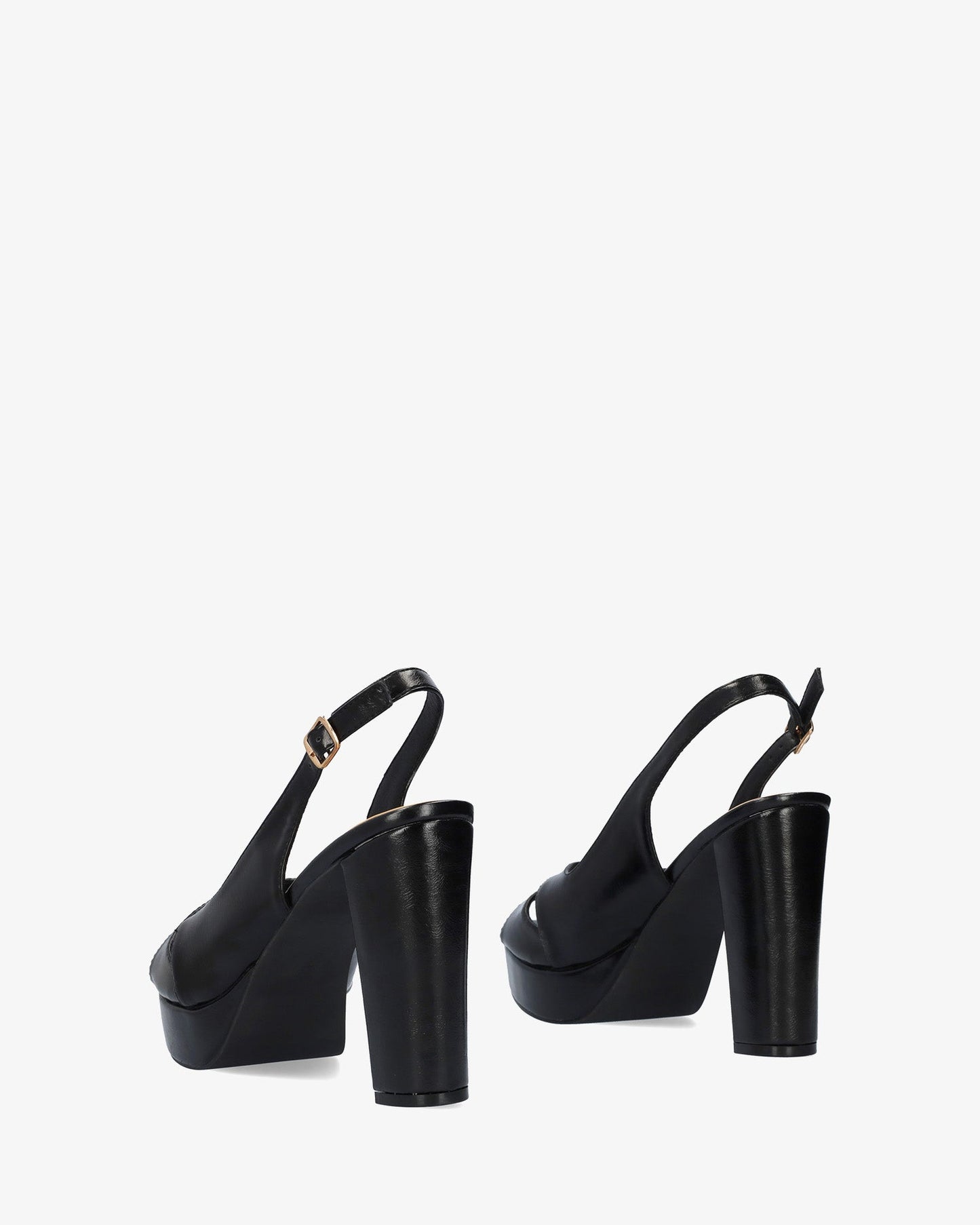 Sandalia en soft negro con tacón alto y plataforma