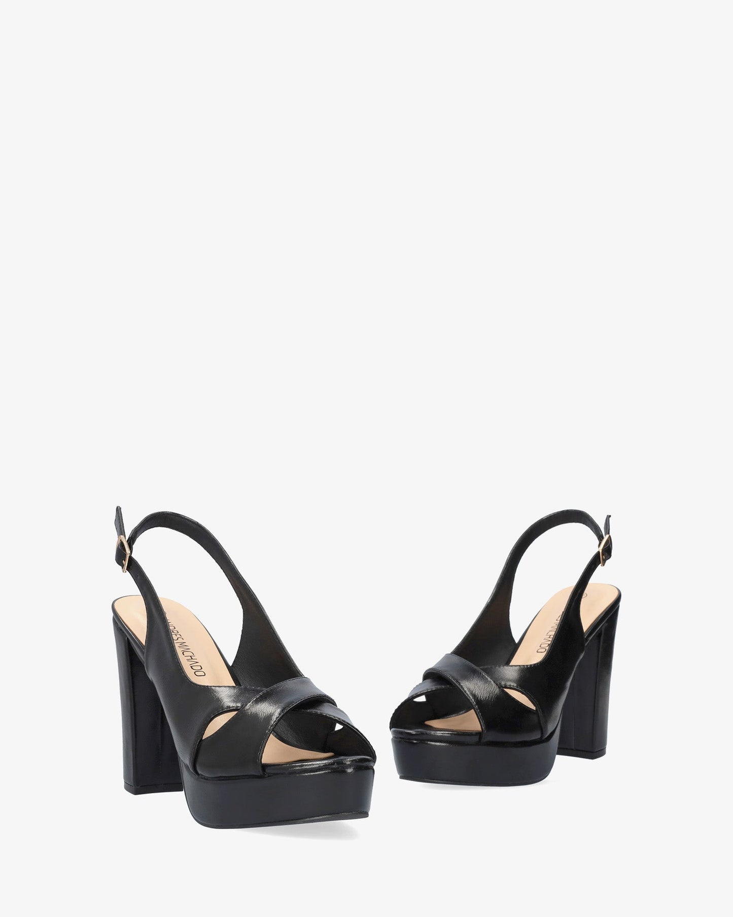 Sandalia en soft negro con tacón alto y plataforma