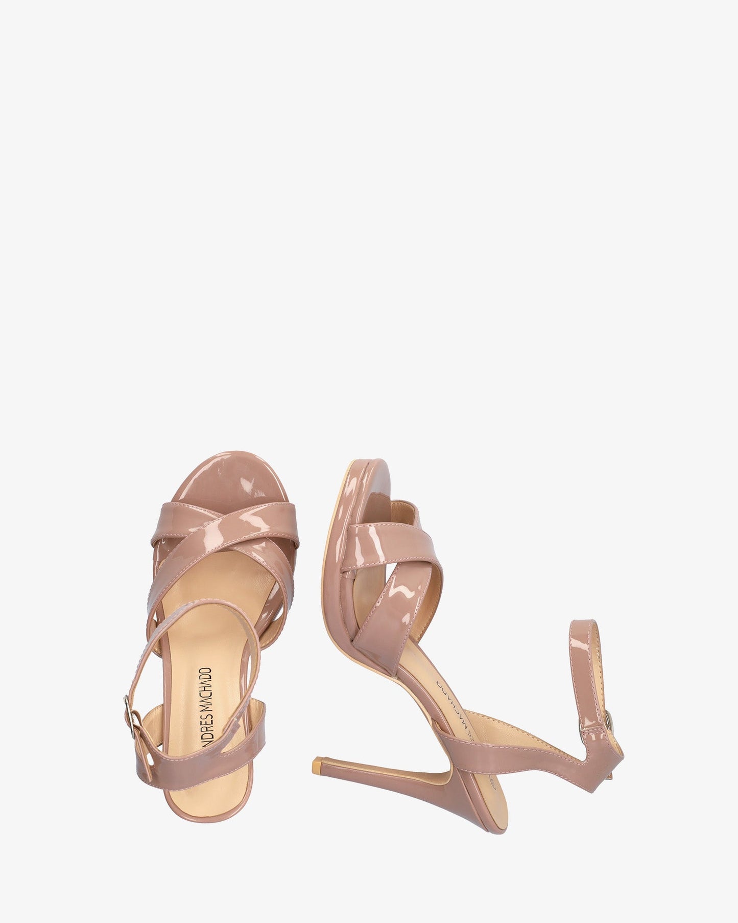 Sandalia en charol maquillaje con tacón alto