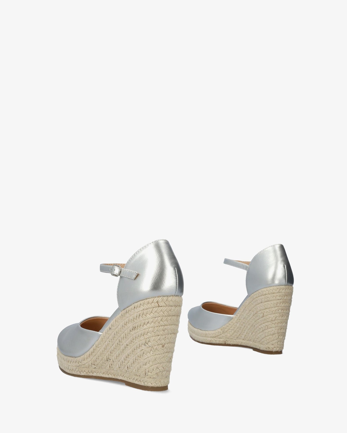 Sandalia en soft plata con cuña en yute