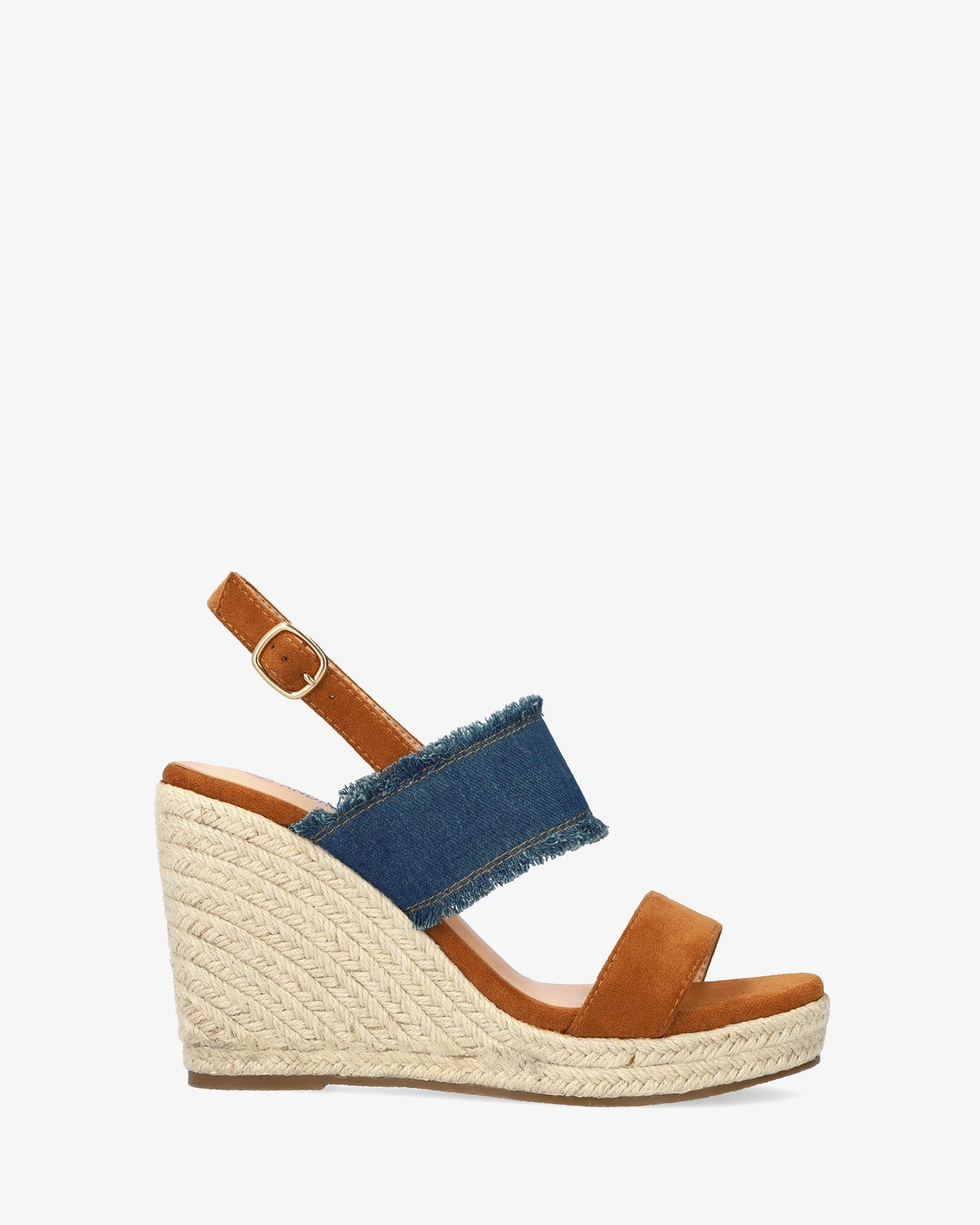 Sandalia en símil ante marrón con cuña en yute
