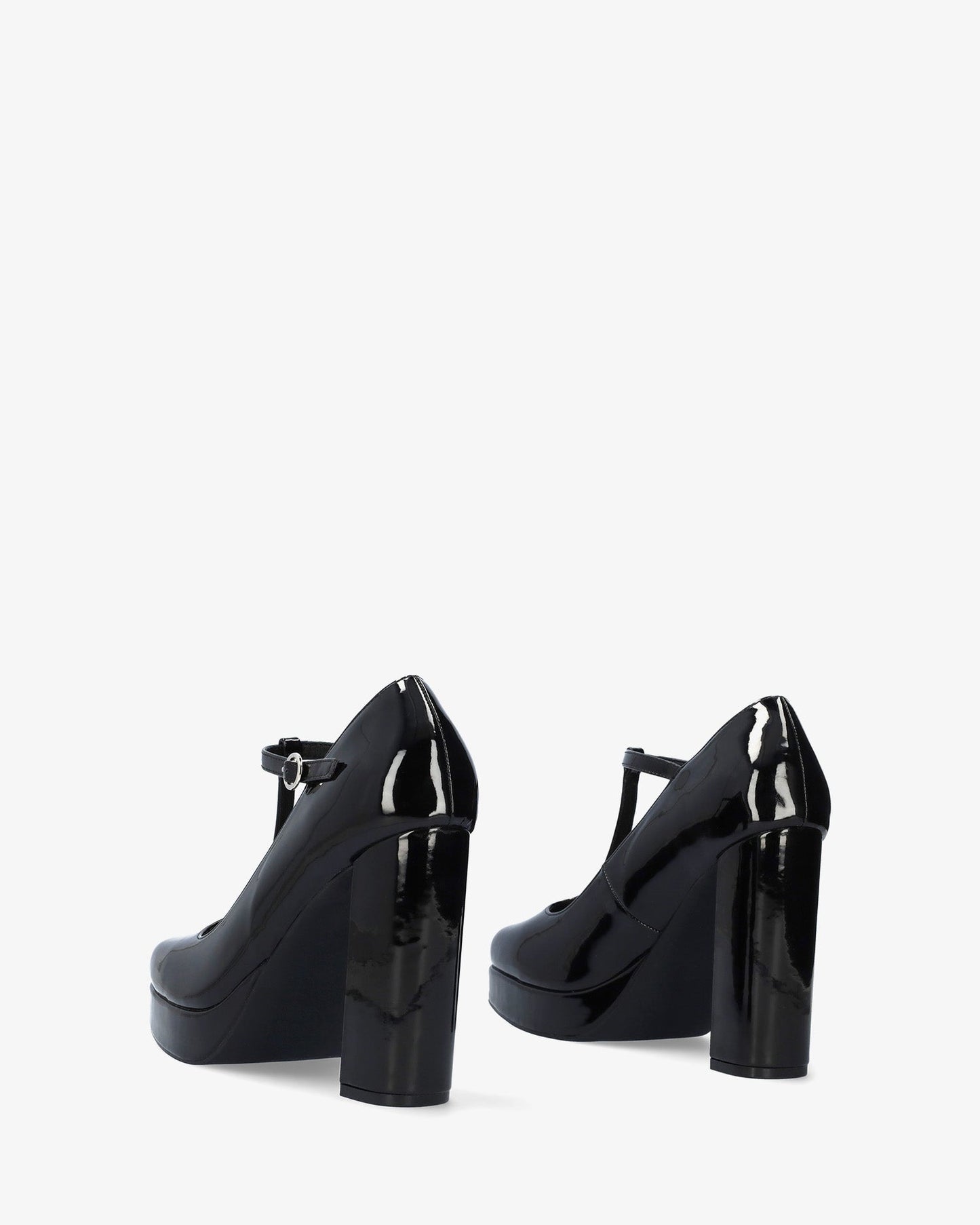 Salome shoe in black patent leather