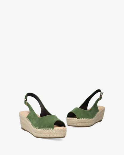 Alpargata de cuña en símil ante verde