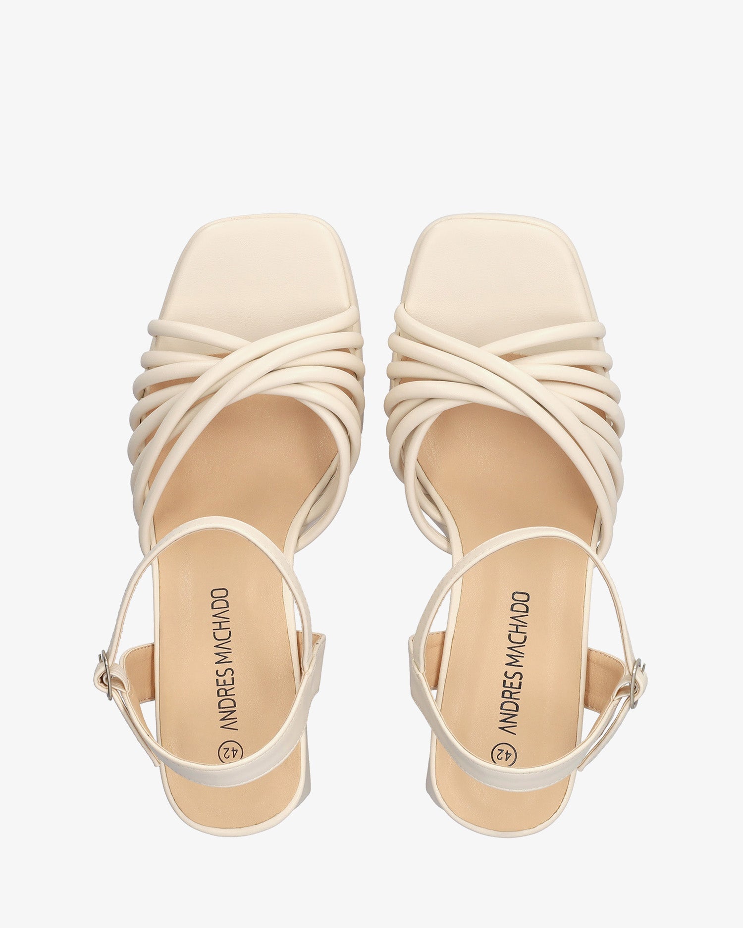 Sandalia en soft beige con tacón ancho y plataforma
